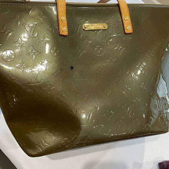 Louis Vuitton Bellevue Handbag Monogram Vernis PM Green - Picture 11 of 11